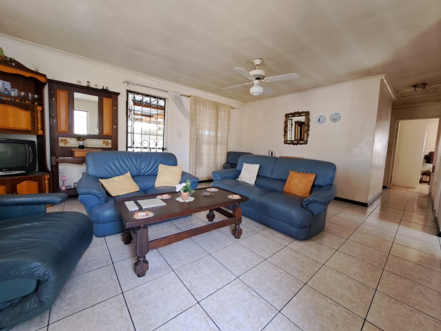 3 Bedroom Property for Sale in Electric City Western Cape